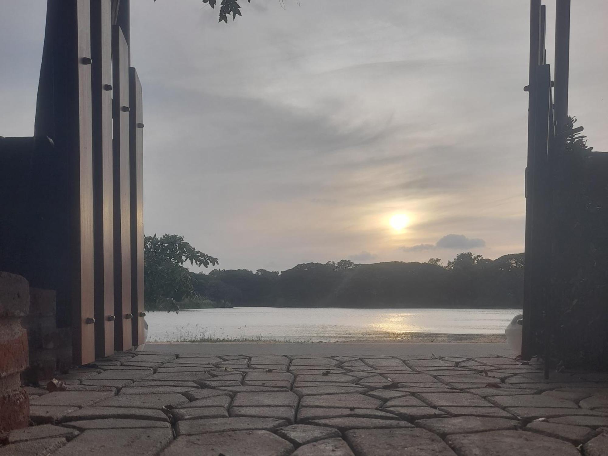 Shashin Lake Resort Dambulla Ngoại thất bức ảnh