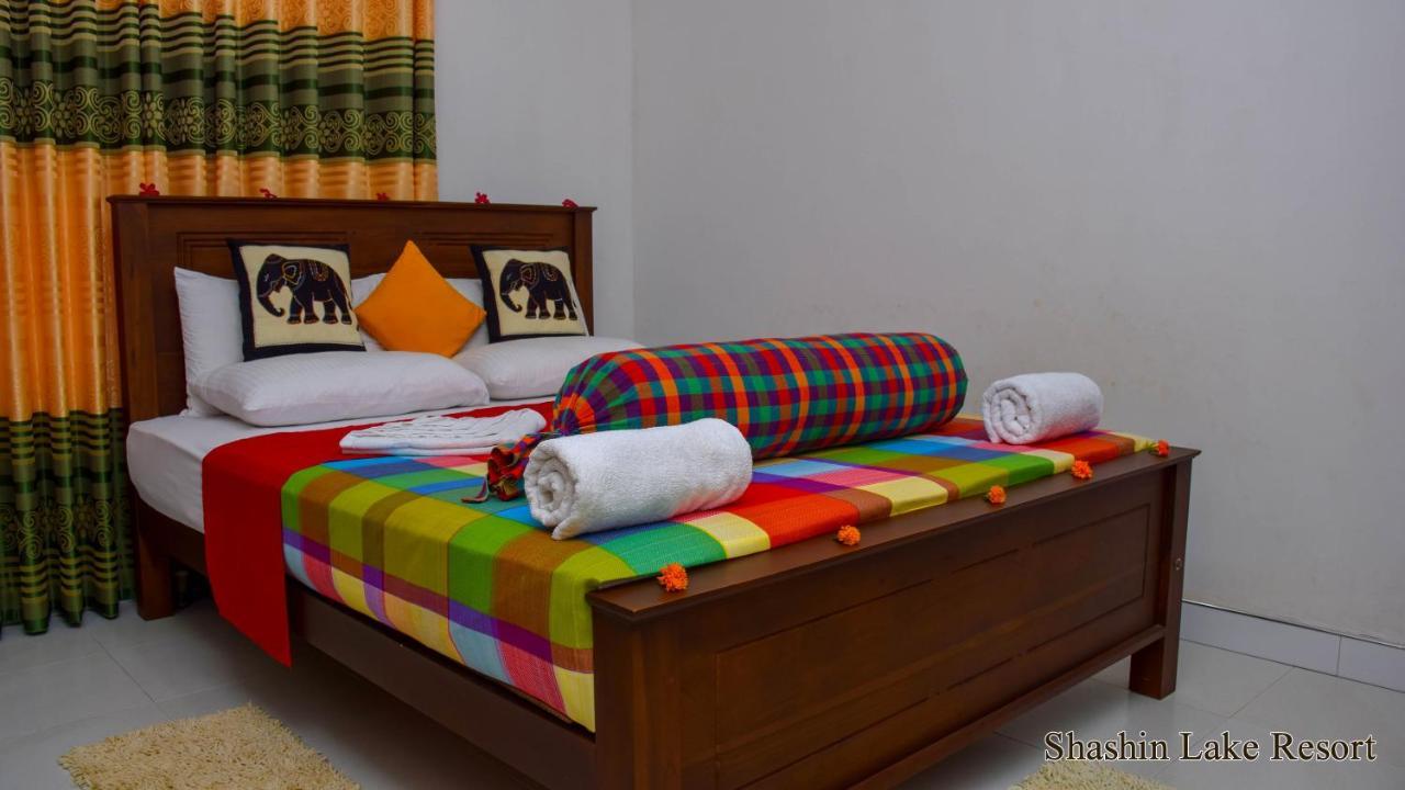 Shashin Lake Resort Dambulla Ngoại thất bức ảnh