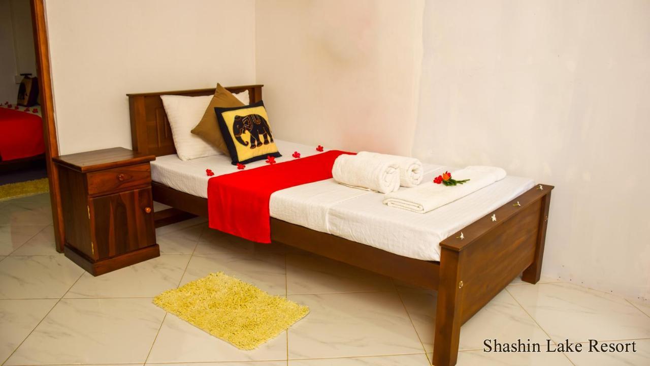 Shashin Lake Resort Dambulla Ngoại thất bức ảnh