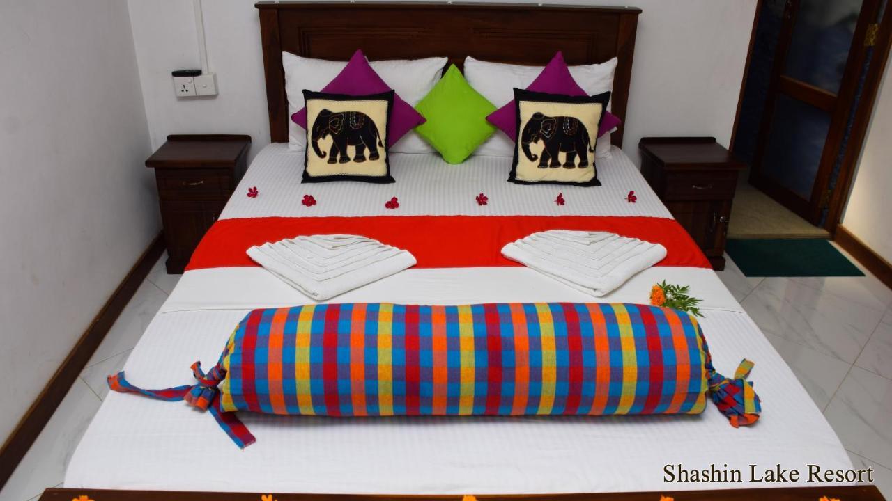 Shashin Lake Resort Dambulla Ngoại thất bức ảnh