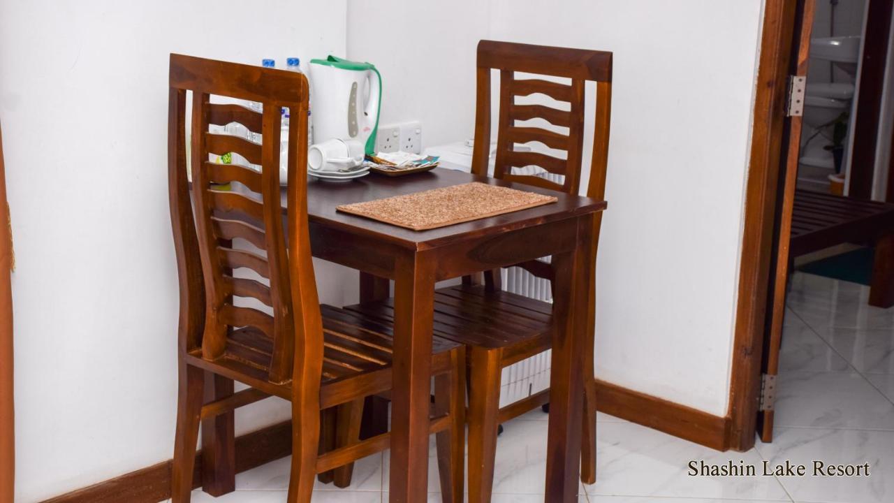 Shashin Lake Resort Dambulla Ngoại thất bức ảnh